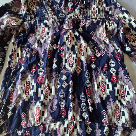 Women's Size Small Petite Blue Native American Styled Print Pull Over V=Neck 3/4 - Picture 2 of 8